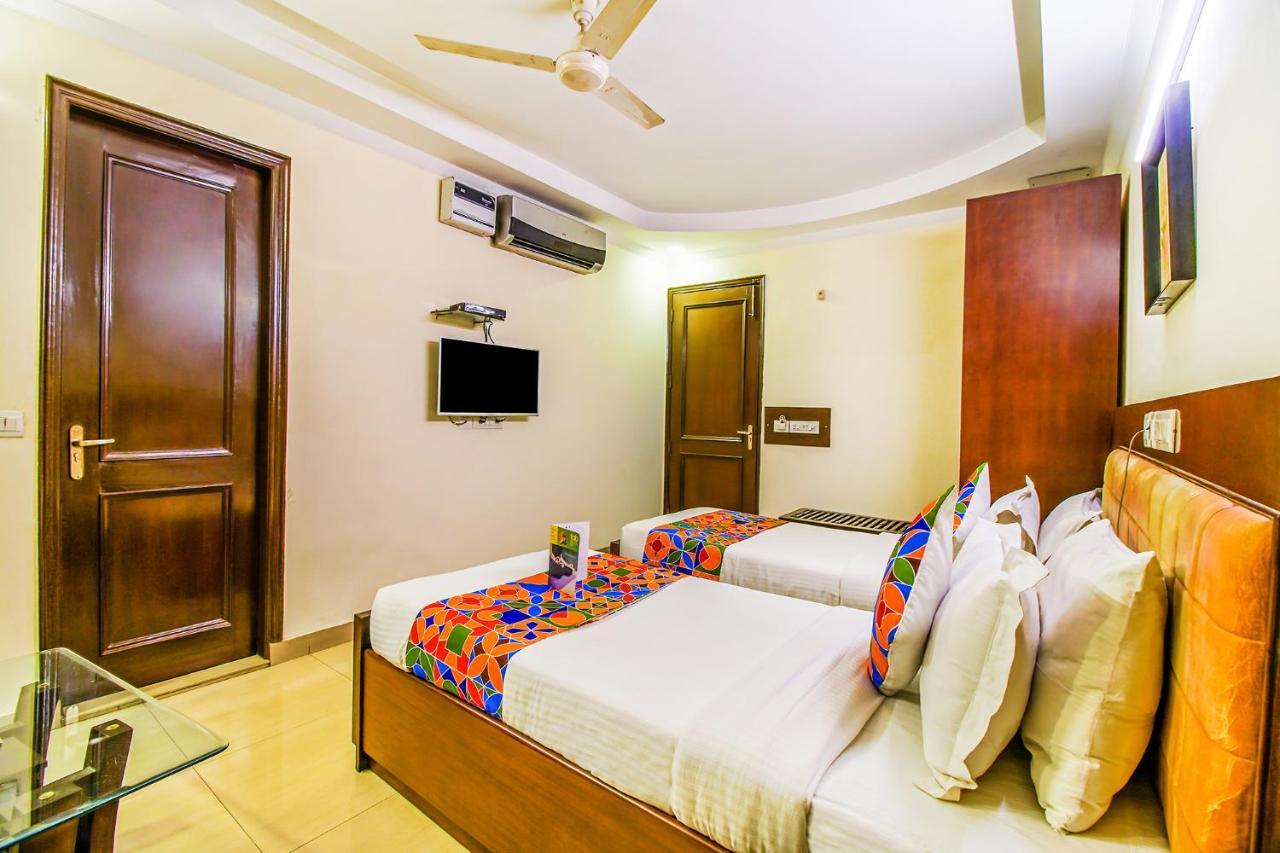 Fabhotel Signature Plaza New Delhi Exterior photo