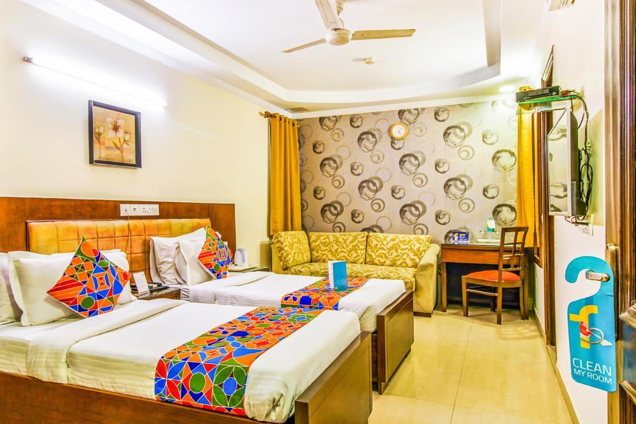 Fabhotel Signature Plaza New Delhi Exterior photo