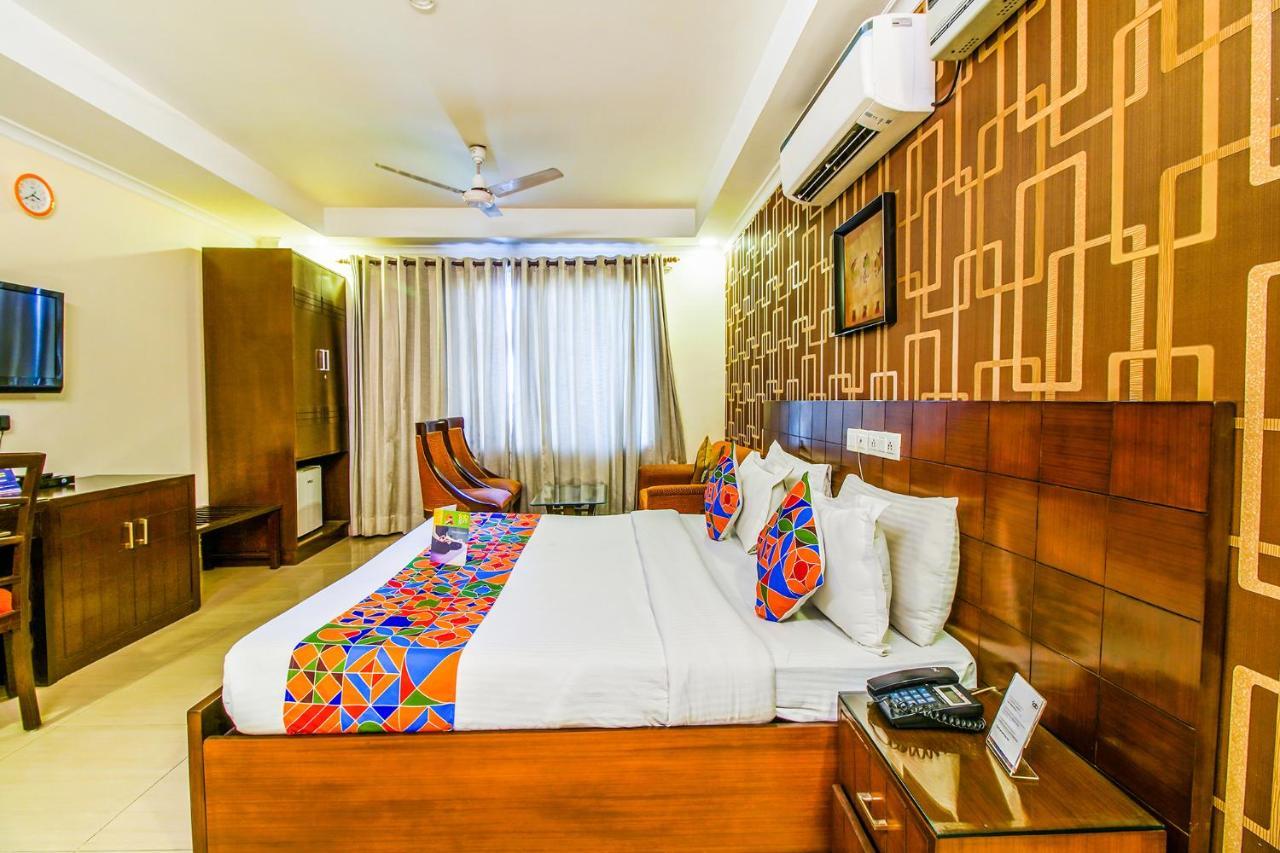 Fabhotel Signature Plaza New Delhi Exterior photo