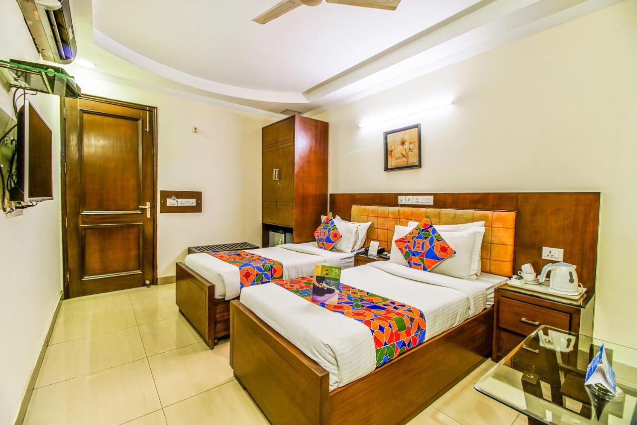 Fabhotel Signature Plaza New Delhi Exterior photo